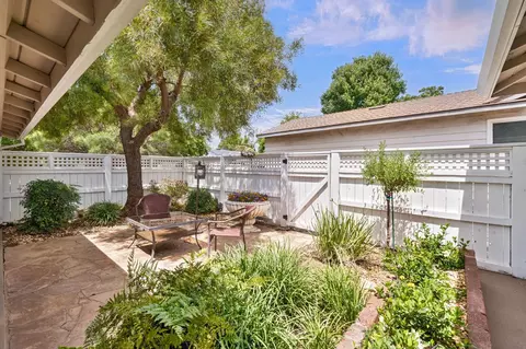 Exterior - 5422 Earnell St, Carmichael, CA 95608 photo 7 of 15
