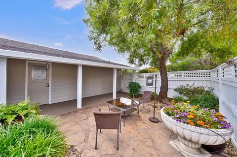 Exterior - 5422 Earnell St, Carmichael, CA 95608 photo 4 of 15