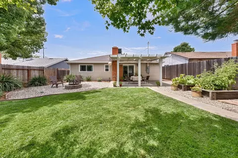 Exterior - 5422 Earnell St, Carmichael, CA 95608 photo 13 of 15
