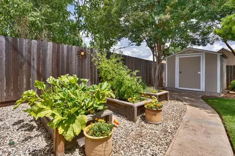 Exterior - 5422 Earnell St, Carmichael, CA 95608 photo 11 of 15