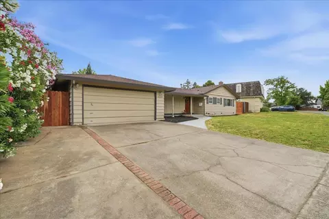 Exterior - 4607 Hixon Cir, Carmichael, CA 95608 photo 4 of 7
