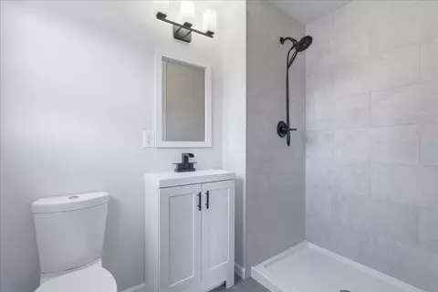 Bath - 4607 Hixon Cir, Carmichael, CA 95608 photo 4 of 4