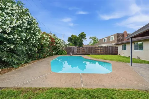 Exterior - 4607 Hixon Cir, Carmichael, CA 95608 photo 6 of 7