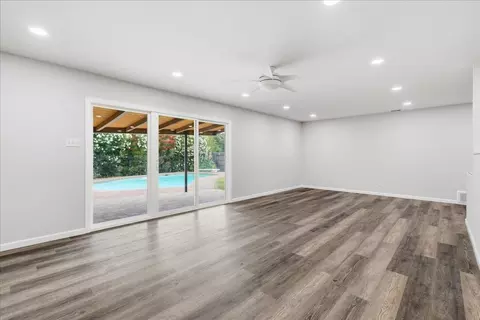 Living - 4607 Hixon Cir, Carmichael, CA 95608 photo 6 of 6
