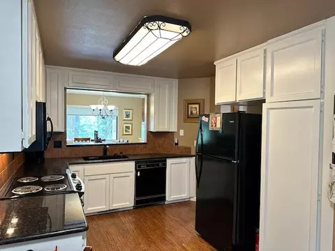 Kitchen - 1128 Fairway Ct, Murphys, CA 95247 photo 2 of 2