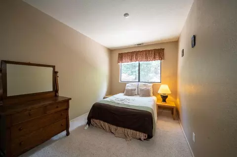 Bedroom - 1128 Fairway Ct, Murphys, CA 95247 photo 4 of 4