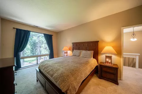 Bedroom - 1128 Fairway Ct, Murphys, CA 95247 photo 2 of 4