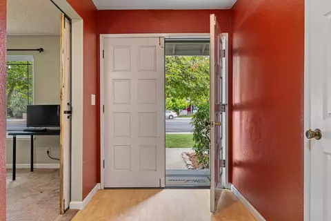 Entry Way - 2340 E Hawkeye Ave, Turlock, CA 95380 photo 2 of 11