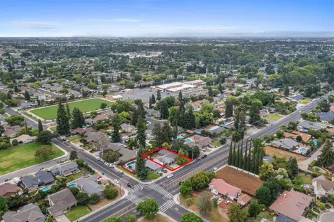 View/Area - 2340 E Hawkeye Ave, Turlock, CA 95380 photo 5 of 10