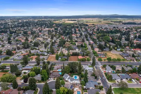 View/Area - 2340 E Hawkeye Ave, Turlock, CA 95380 photo 9 of 10