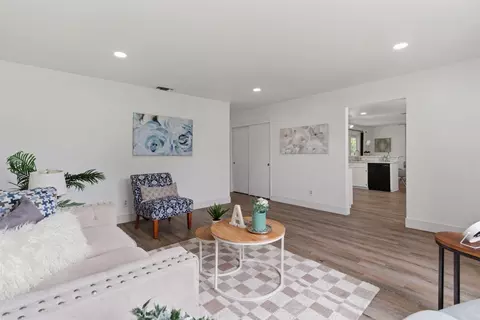 Living - 1264 Parkview St, Manteca, CA 95337 photo 2 of 2