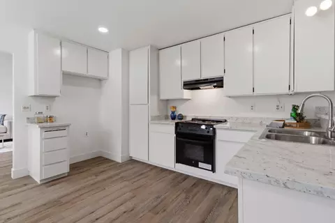 Kitchen - 1264 Parkview St, Manteca, CA 95337 photo 3 of 6