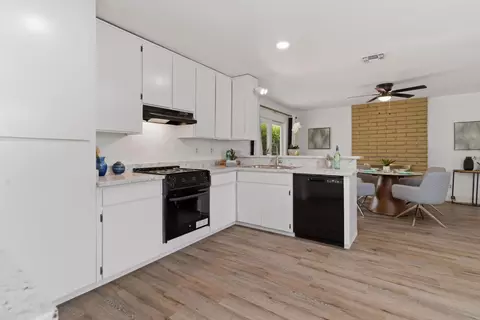 Kitchen - 1264 Parkview St, Manteca, CA 95337 photo 1 of 6