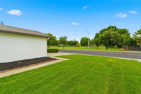 Exterior - 1264 Parkview St, Manteca, CA 95337 photo 3 of 4