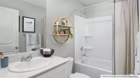 Bath - 4328 Frontier Way, Modesto, CA 95356 photo 2 of 2