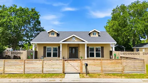 Exterior - 4856 Hazelwood Ave, Carmichael, CA 95608 photo 2 of 12