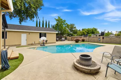 Exterior - 4856 Hazelwood Ave, Carmichael, CA 95608 photo 7 of 12