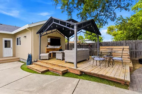 Exterior - 4856 Hazelwood Ave, Carmichael, CA 95608 photo 8 of 12