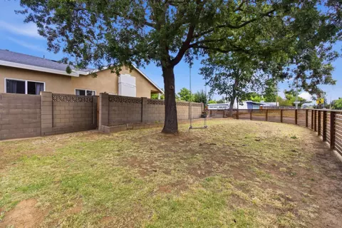 Exterior - 4856 Hazelwood Ave, Carmichael, CA 95608 photo 10 of 12