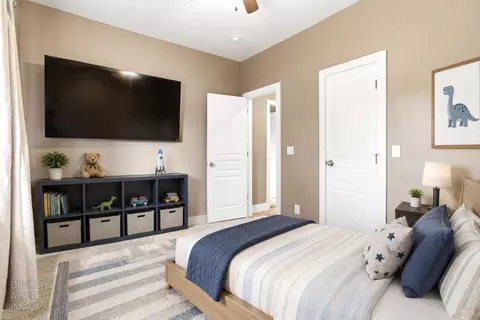 Bedroom - 4856 Hazelwood Ave, Carmichael, CA 95608 photo 6 of 9