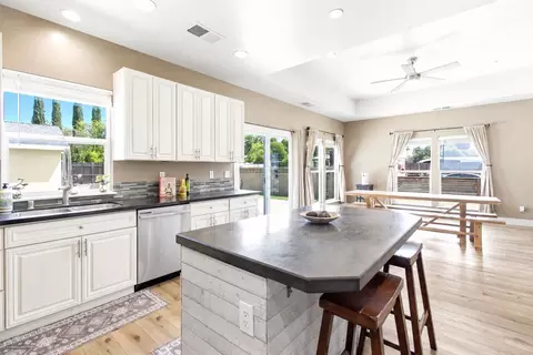 Kitchen - 4856 Hazelwood Ave, Carmichael, CA 95608 photo 3 of 4