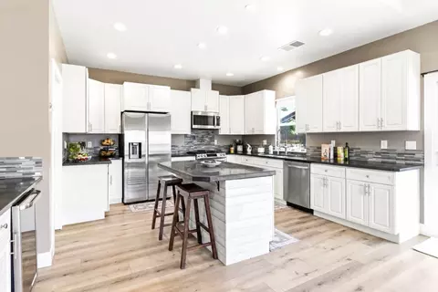 Kitchen - 4856 Hazelwood Ave, Carmichael, CA 95608 photo 4 of 4