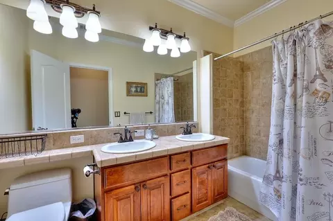 Bath - 4152 Post Oak Dr, Turlock, CA 95382 photo 1 of 5
