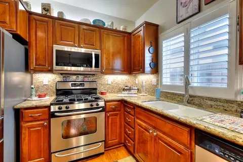 Kitchen - 4152 Post Oak Dr, Turlock, CA 95382 photo 2 of 7