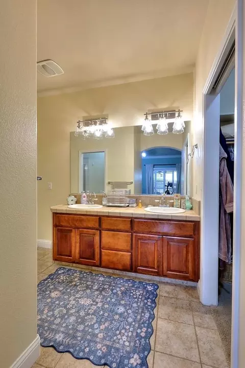 Bath - 4152 Post Oak Dr, Turlock, CA 95382 photo 3 of 5