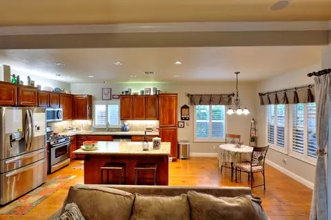 Kitchen - 4152 Post Oak Dr, Turlock, CA 95382 photo 6 of 7