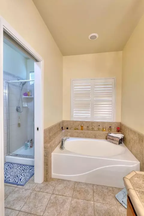Bath - 4152 Post Oak Dr, Turlock, CA 95382 photo 5 of 5