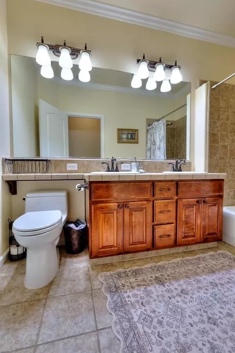 Bath - 4152 Post Oak Dr, Turlock, CA 95382 photo 2 of 5