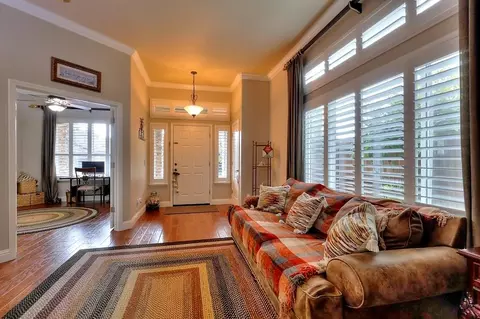 Entry Way - 4152 Post Oak Dr, Turlock, CA 95382 photo 2 of 8