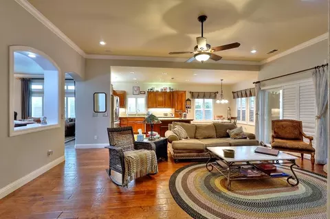 Living - 4152 Post Oak Dr, Turlock, CA 95382 photo 4 of 5