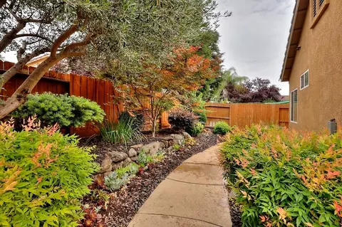 Exterior - 4152 Post Oak Dr, Turlock, CA 95382 photo 11 of 15