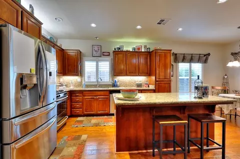 Kitchen - 4152 Post Oak Dr, Turlock, CA 95382 photo 3 of 7