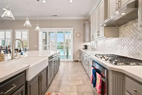 Kitchen - 1322 Mossback Dr, Manteca, CA 95337 photo 3 of 7