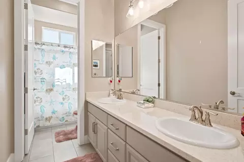 Bath - 1322 Mossback Dr, Manteca, CA 95337 photo 2 of 5