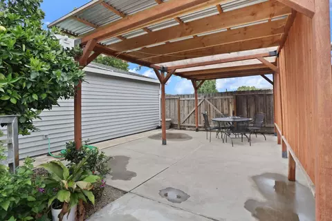 Exterior - 757 Clemens Ct, Ripon, CA 95366 photo 2 of 9