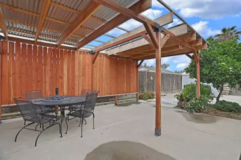 Exterior - 757 Clemens Ct, Ripon, CA 95366 photo 5 of 9