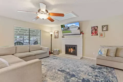 Living - 757 Clemens Ct, Ripon, CA 95366 photo 1 of 2