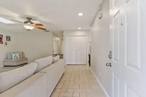 Entry Way - 757 Clemens Ct, Ripon, CA 95366 photo 1 of 2