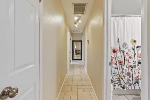 Entry Way - 757 Clemens Ct, Ripon, CA 95366 photo 2 of 2
