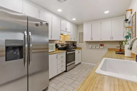 Kitchen - 757 Clemens Ct, Ripon, CA 95366 photo 2 of 4