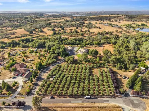 4345 Toreno Way, Valley Springs, CA 95252