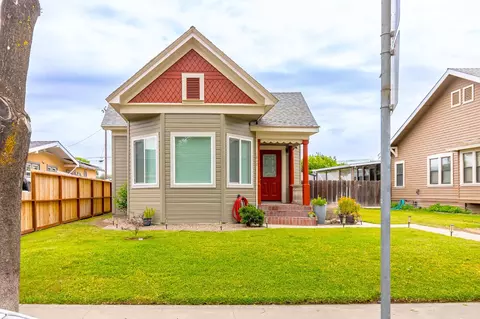 1042 R St, Newman, CA 95360