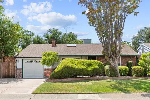 5620 25th St, Sacramento, CA 95822