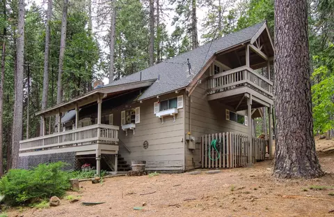 2062 Fairway Dr, Arnold, CA 95223
