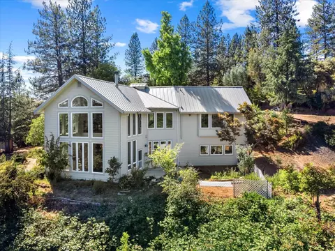 19780 NW Venus Ct, Grass Valley, CA 95949