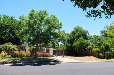 2126 Ellis St, Modesto, CA 95354